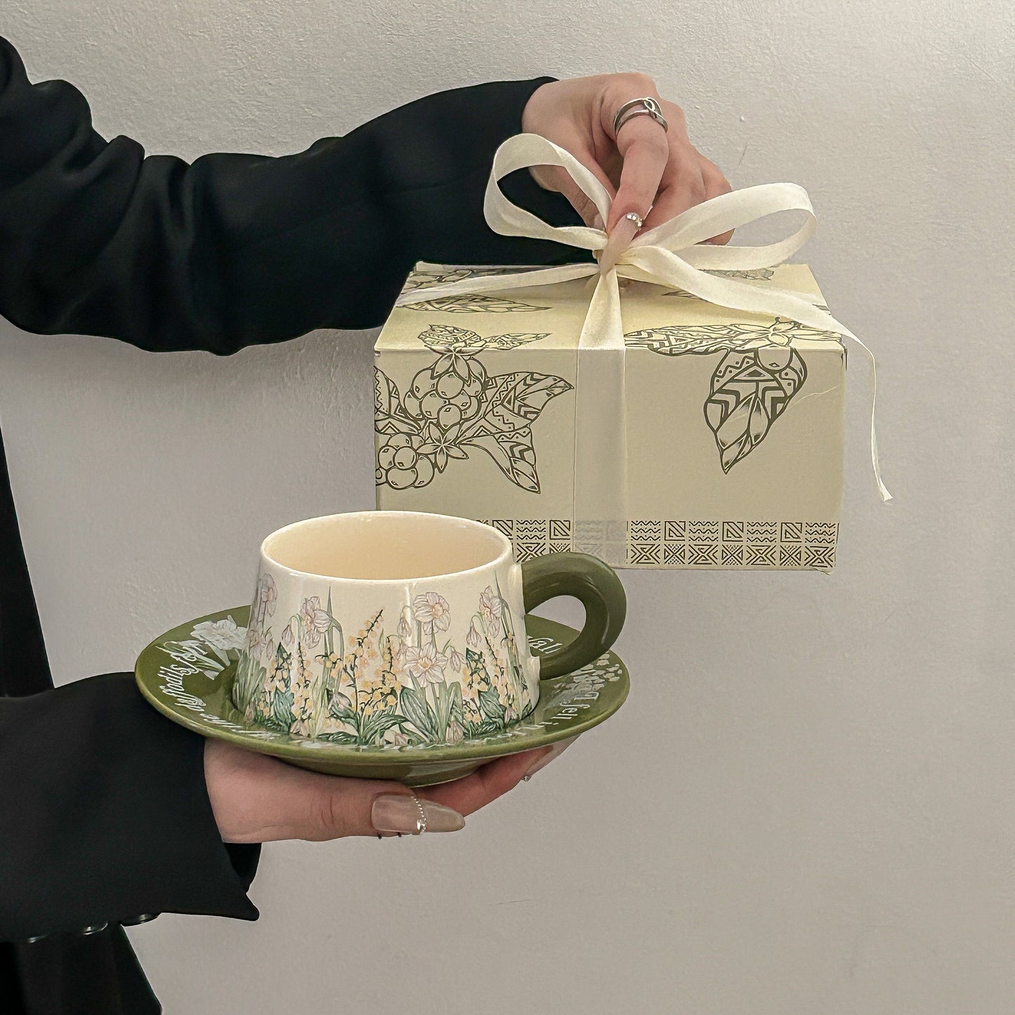 Vintage Bellflower Ceramic Coffee Cup and Saucer Set - Elegant High-End Tea Mug for Women, Afternoon Tea Gift