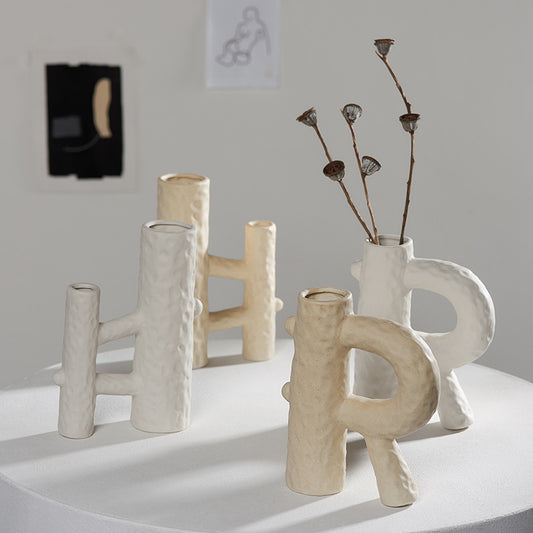 Scandinavian White Ceramic Vase – Minimalist Decorative Flower Vase for Dried Flowers & Hydroponic Plants, Perfect for Living Room, Cafe, Studio & Guesthouse