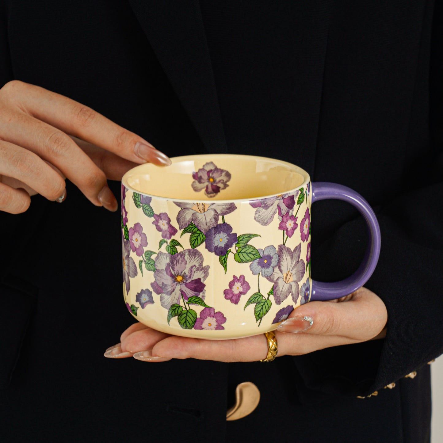 Floral Fantasy Mug - Elegant Ceramic Coffee Cup with Sophisticated Design