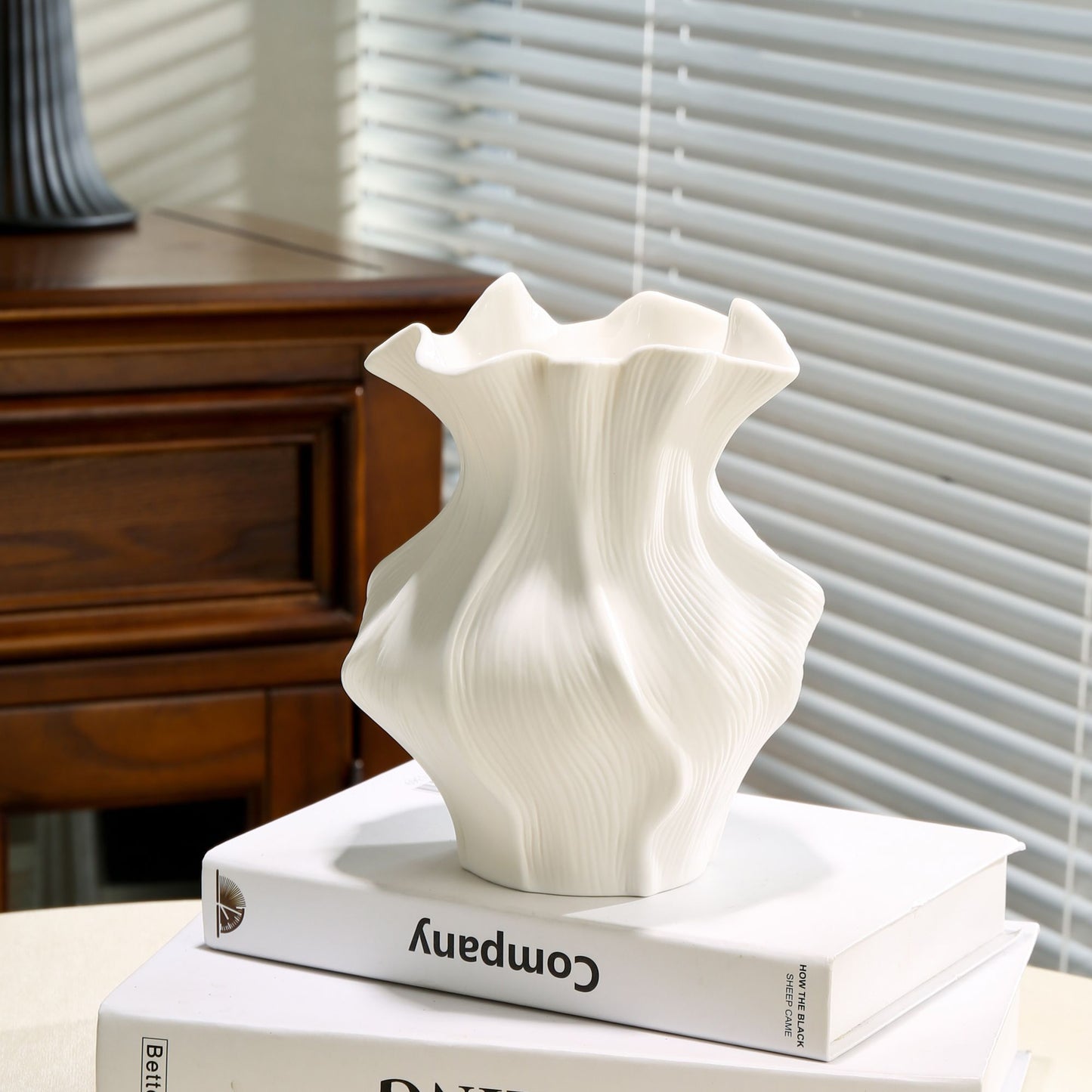Creative Nordic Ceramic Vase - Textured Decorative Figurine for Living Room, Foyer, Table & Office (For Hydroponics, Dried Flowers & Artificial Plants)