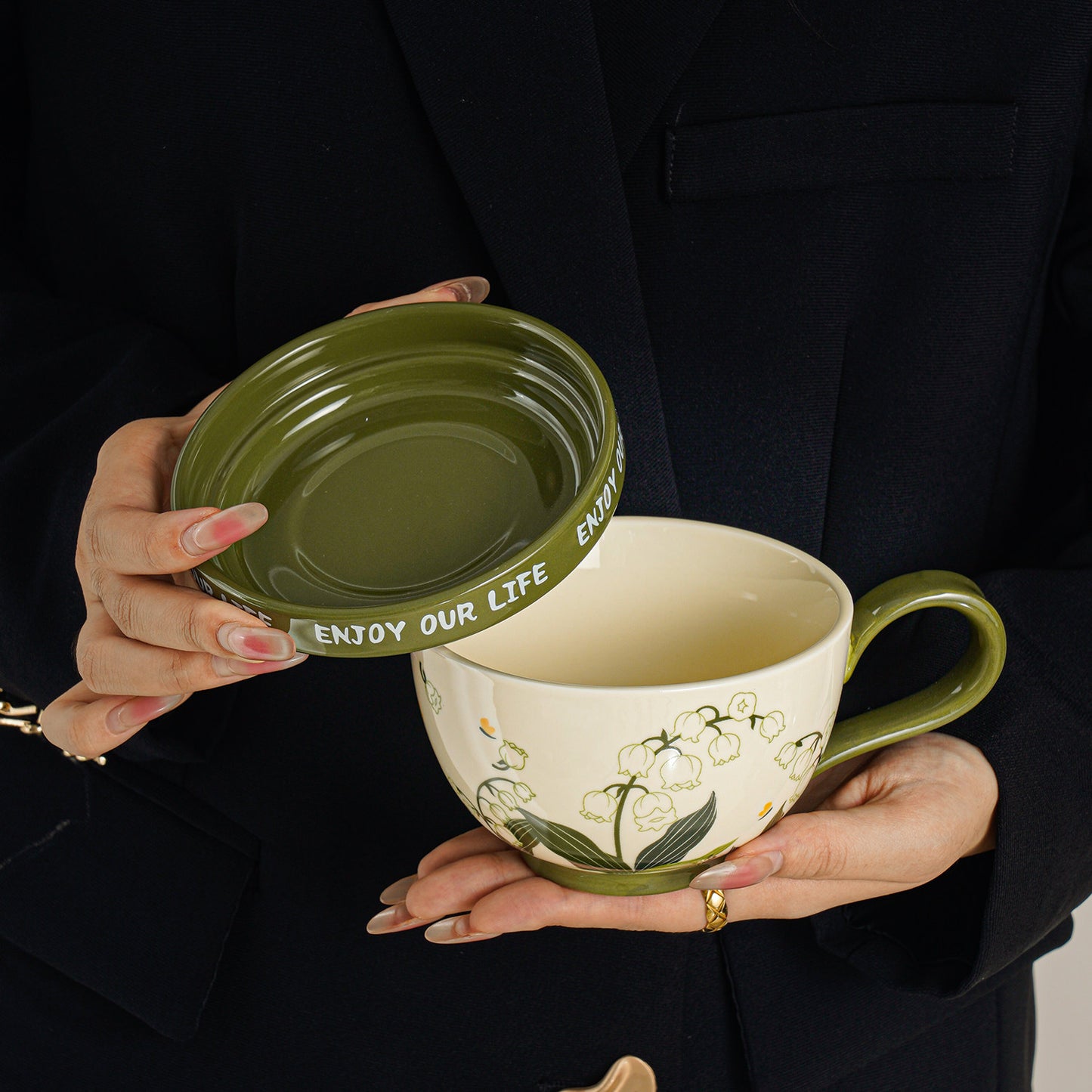 Lily of the Valley Flowering Mug - Coffee Cup with Lid, Breakfast Cereal Cup