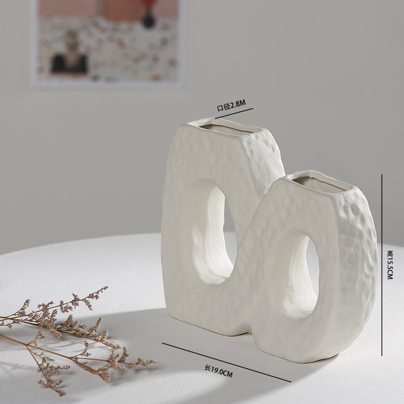 Scandinavian White Ceramic Vase – Minimalist Decorative Flower Vase for Dried Flowers & Hydroponic Plants, Perfect for Living Room, Cafe, Studio & Guesthouse