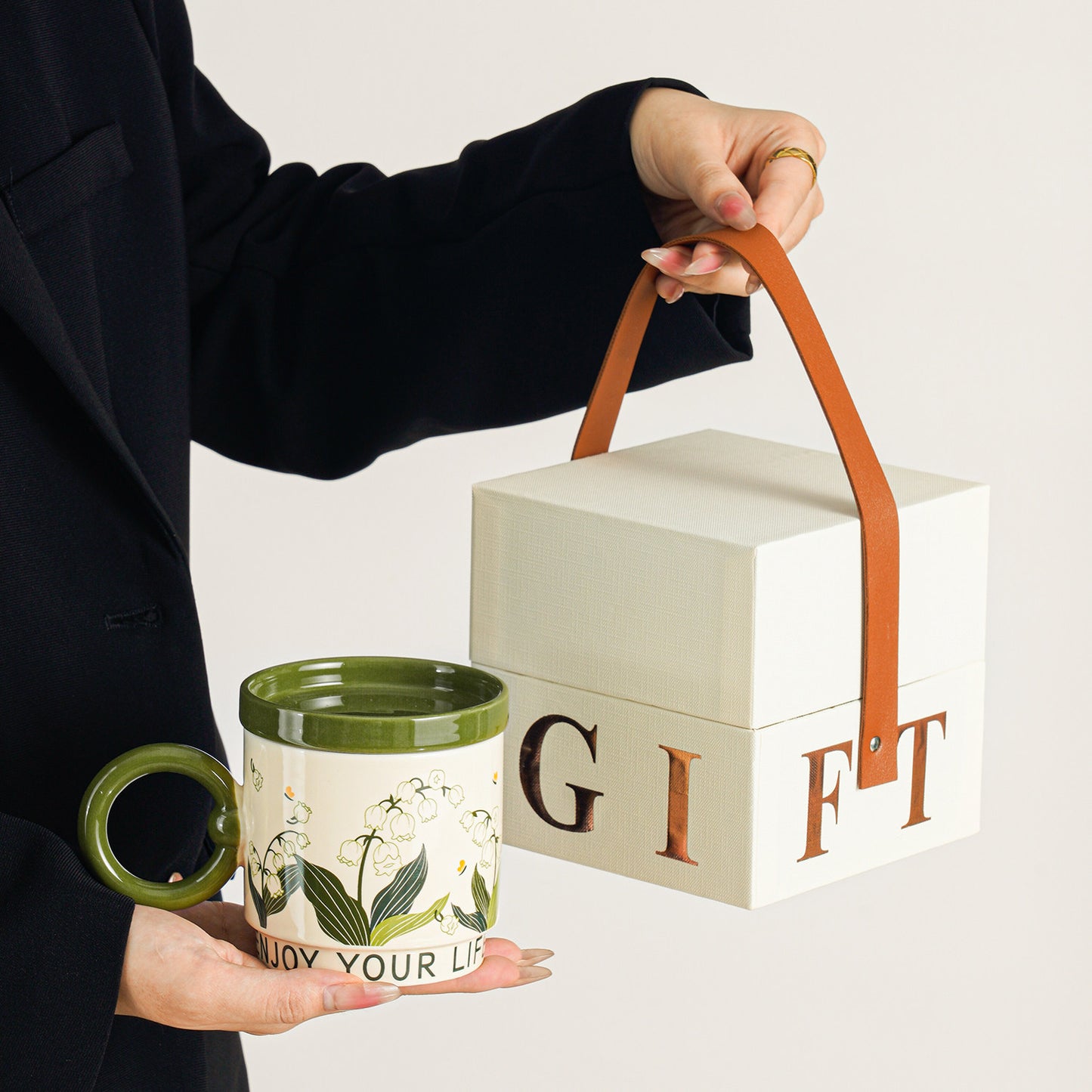 Lily of the Valley Flowering Mug - Coffee Cup with Lid, Breakfast Cereal Cup