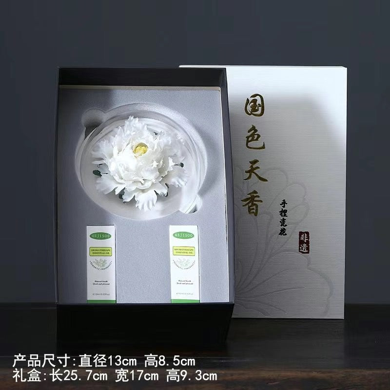 Handcrafted ceramic flowers, exquisite and distinctive ceramic aromatherapy ornaments crafted by an inheritor of Intangible Cultural Heritage art.