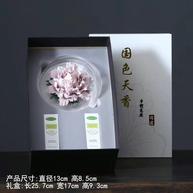 Handcrafted ceramic flowers, exquisite and distinctive ceramic aromatherapy ornaments crafted by an inheritor of Intangible Cultural Heritage art.